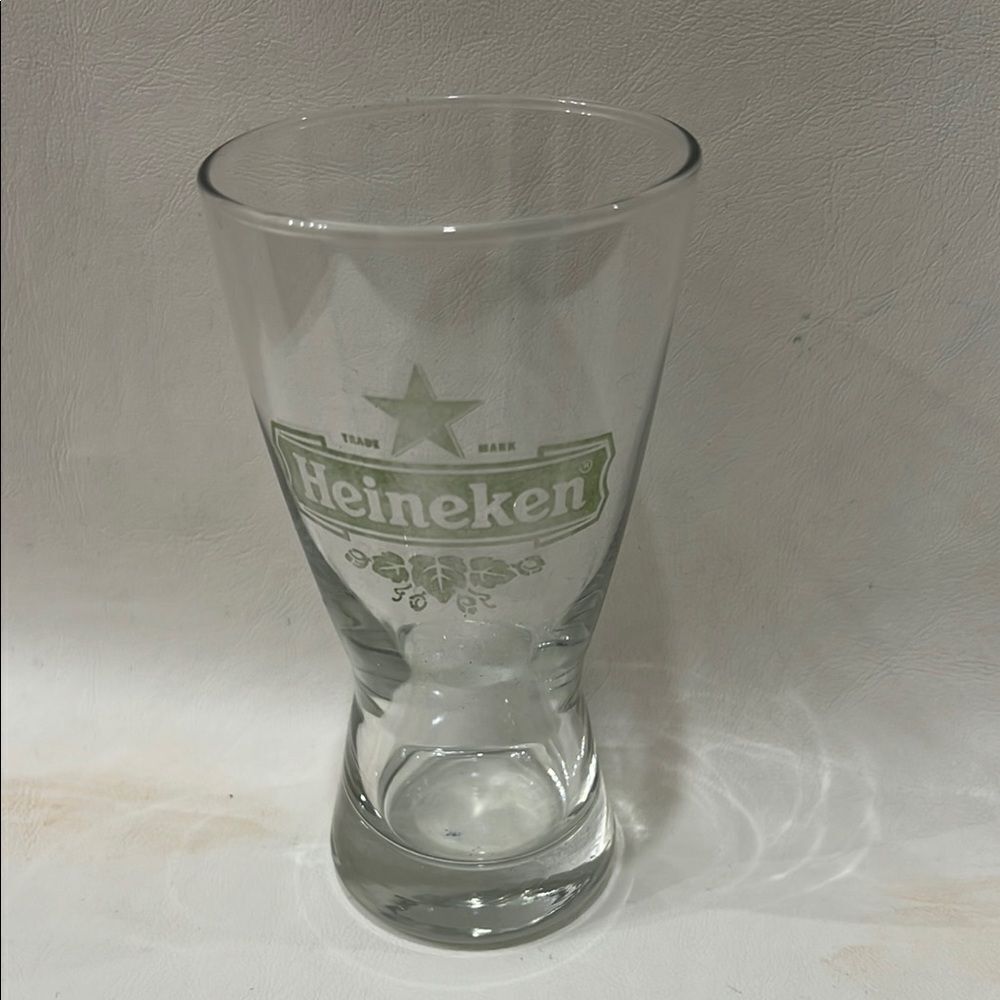 Heineken Draft Beer Bar Glass 16 Oz 6 In Tall 3 In Round Green Writing Leaves